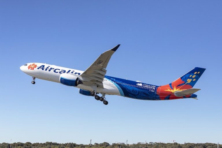 สายการบิน “แอร์คาลิน” ฉลองความสำเร็จครบรอบ 1 ปี เส้นทาง นูเมอา–กรุงเทพฯ–ปารีส ให้บริการผู้โดยสารแล้วกว่า 60,000 คน สยายปีกเพิ่ม 3 เที่ยวบินต่อสัปดาห์ เชื่อมั่นผลักดัน “กรุงเทพฯ” สู่ศูนย์กลางเชื่อมยุโรป–แปซิฟิก