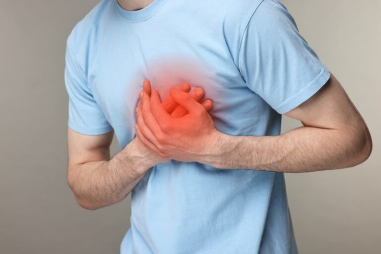 บทความ“โรคใหลตาย” ภัยร้ายที่เกิดจากหลายปัจจัย แพทย์ รพ.วิมุต ชวนส่องสัญญาณเตือนคนใจสั่น-เจ็บหน้าอก ป้องกันด่วนก่อนหลับแล้วไม่ตื่น