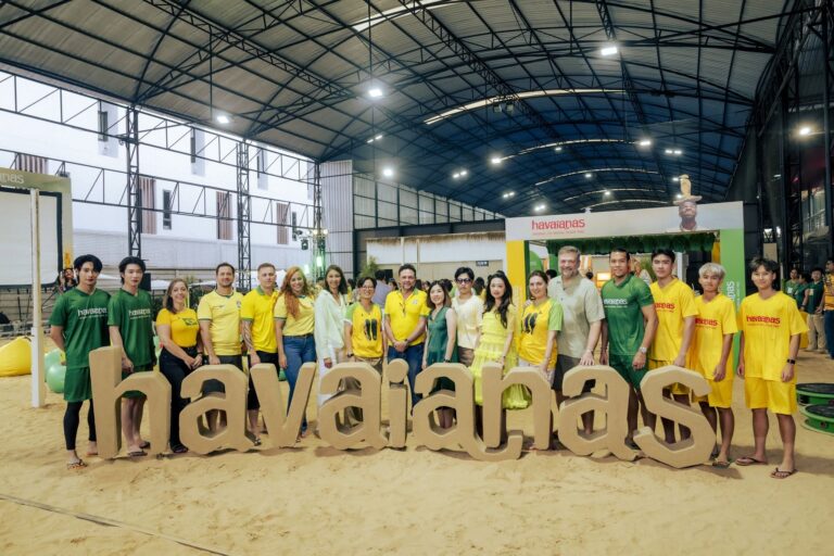 Havaianas ปลุกกระแสสปอร์ตไลฟ์สไตล์ ชวนคู่จิ้นสุดฮอต ‘ติวเตอร์ – ยิม’ เสิร์ฟโมเมนต์สุดฟิน แท็กทีมซุป’ตาร์นักเตะขวัญใจชาวไทย ลงสนามโชว์สเต็ปบีชฟุตบอล  พร้อมเปิดตัวคอลเลกชันพิเศษ “Top Nations Collection” ในงาน “Football Beach Party”