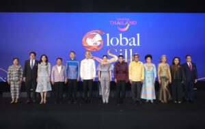 “นิทรรศการไหมไทยสู่สากล” เปิดรันเวย์แฟชั่นโชว์ผ้าไหมไทยเผยโฉมผลงานดีไซเนอร์นานาชาติจาก 6 ภูมิภาค